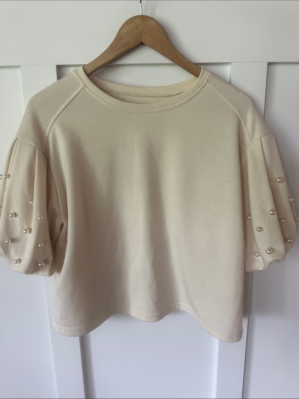 Pearl-Embellished Cream Puff-Sleeve Women's Top